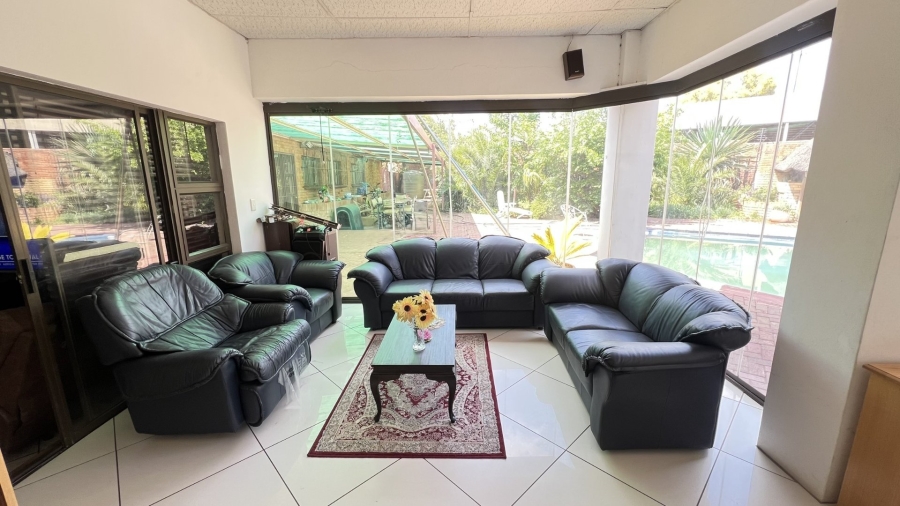 4 Bedroom Property for Sale in Langenhovenpark Free State
